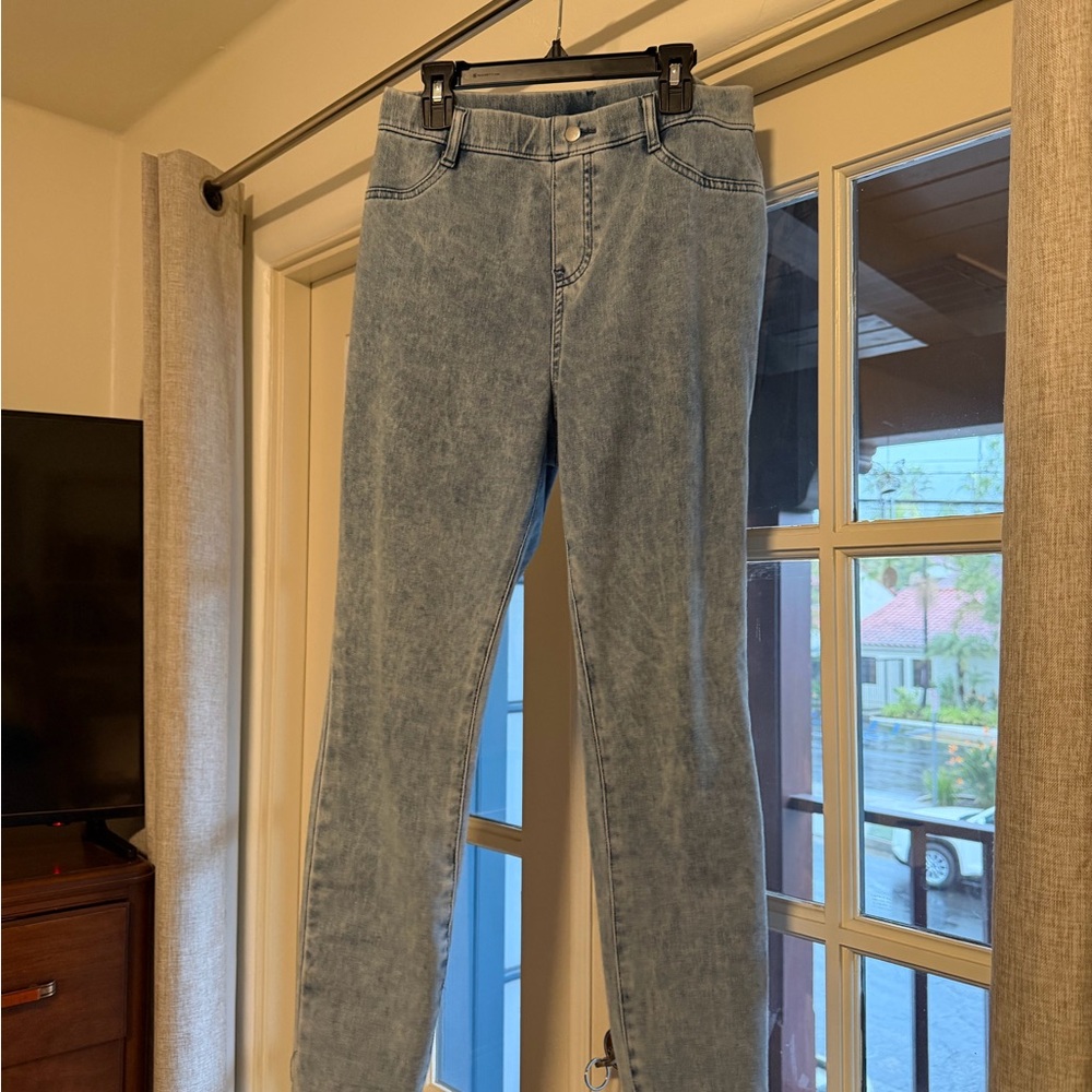 Time and Tru Light Blue Straight Leg Jeans size small